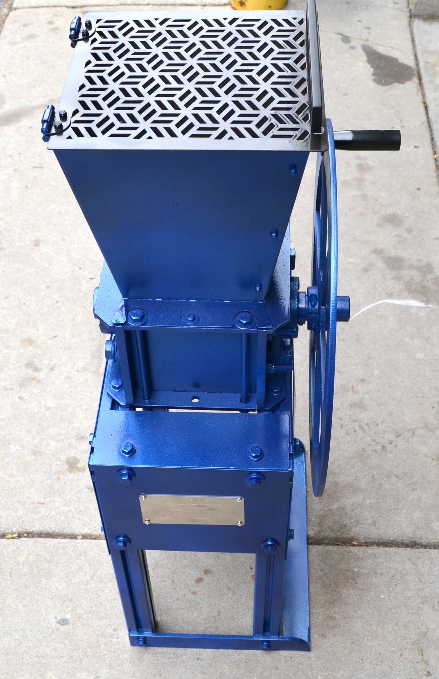 Desktop Handwheel Shredder