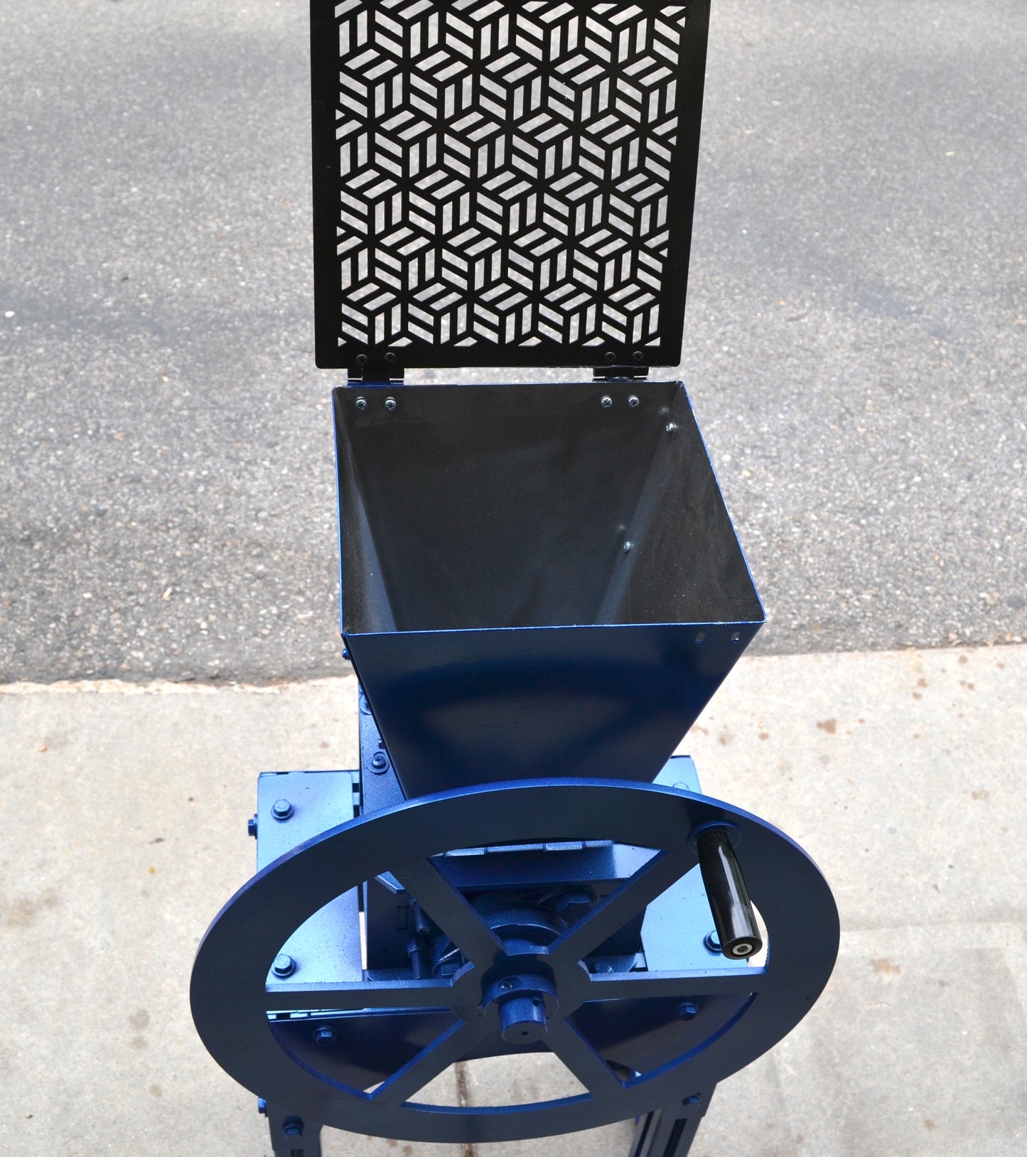 Desktop Handwheel Shredder